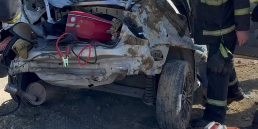 Dönüş yolunda kaza yaptılar: 2 ölü, 3 yaralı