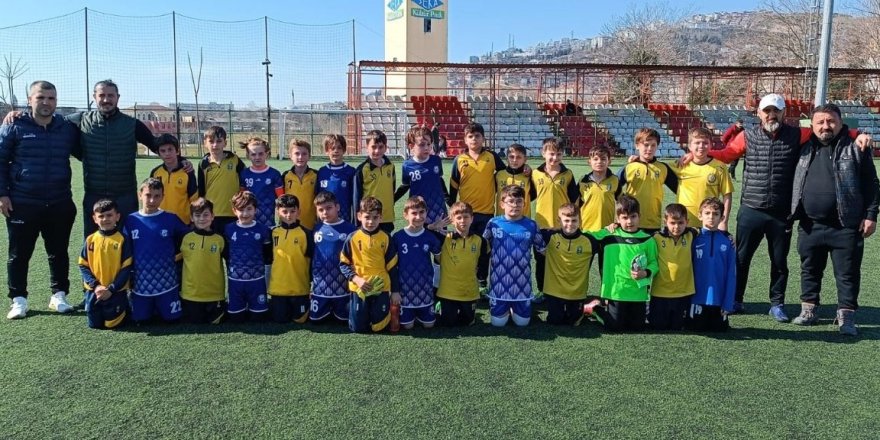 İzmit GB ile Arslanbey GB’nin minikleri M.Ali Kağıtçı’da buluştu