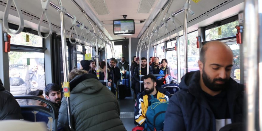 Kocaeli'den sağlık çalışanları deprem bölgesine gitti