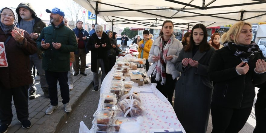Depremzedeler için hayır panayırı