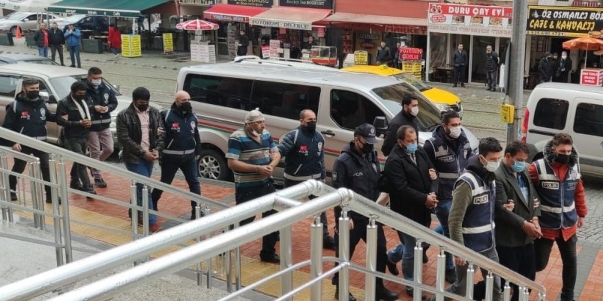 Cinayet işlenmiş evler kundaklanmıştı, 4 sanıktan biri tahliye edildi