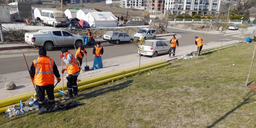 Gebze ekipleri Defne’de çalışmalarını sürdürüyor