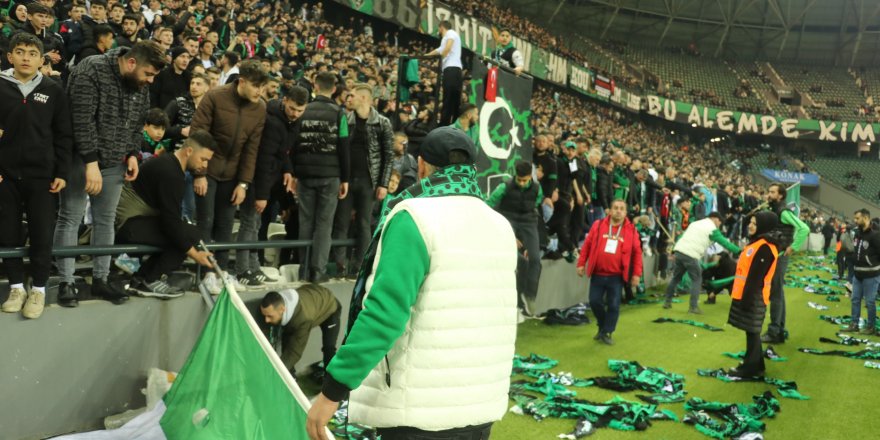 Deprem saatine denk gelen dakikada atkılar sahaya atıldı