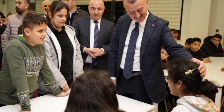 Büyükakın, afetzedeleri ziyaret etti