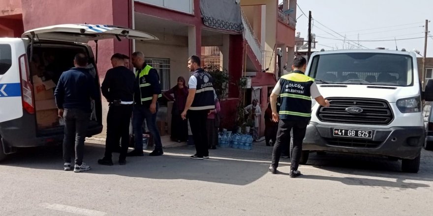 Hayırseverlerin eli de yüreği de deprem bölgesinde