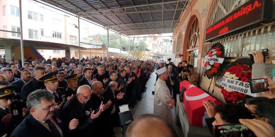 Şehit polis Canoluk son yolculuğuna uğurlandı