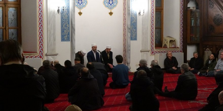 Berat Kandili dualar ile ihya edildi