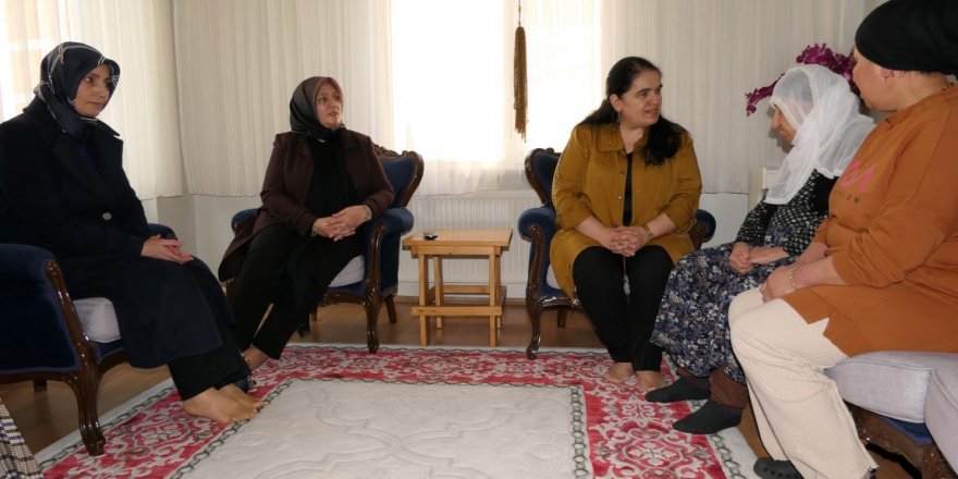 Depremzedeler ziyaret edildi