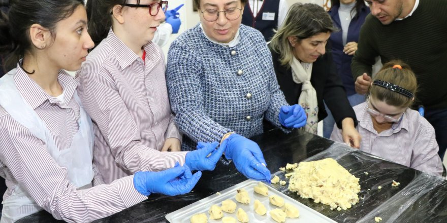 Özel öğrencilerden Anne Kurabiyesi