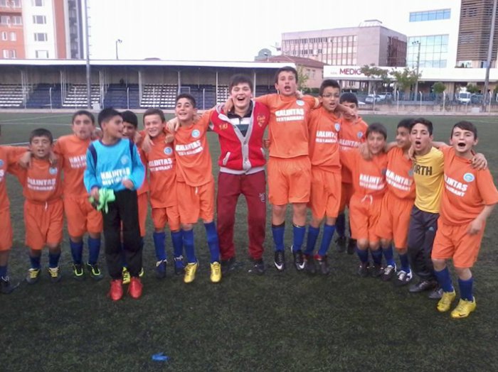 GENÇLİK KİMİN UMURUNDA?