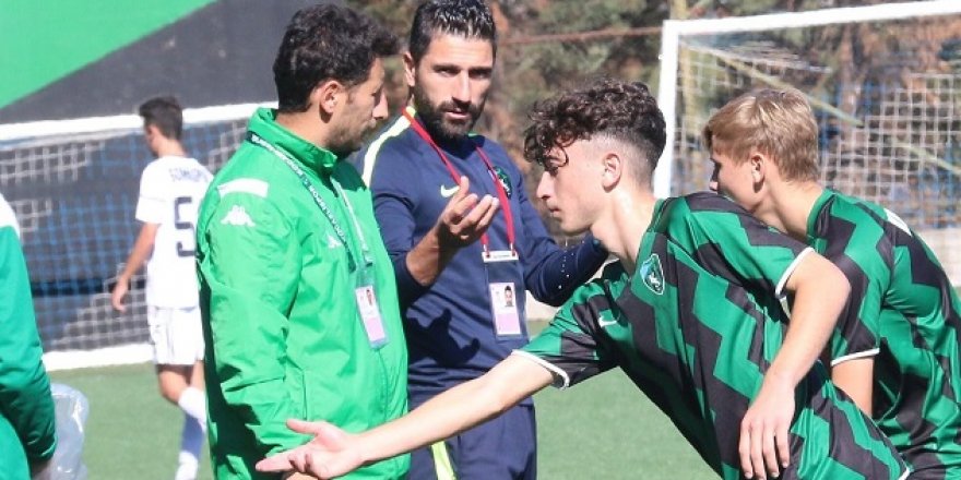 Kocaelispor U17 tahtını korudu