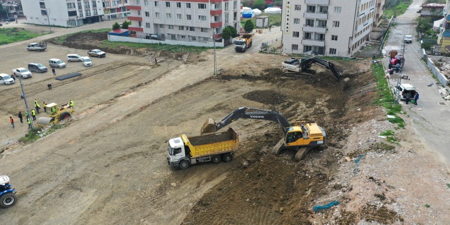 Büyükşehir, Hatay’da prefabrik çarşı kuruyor