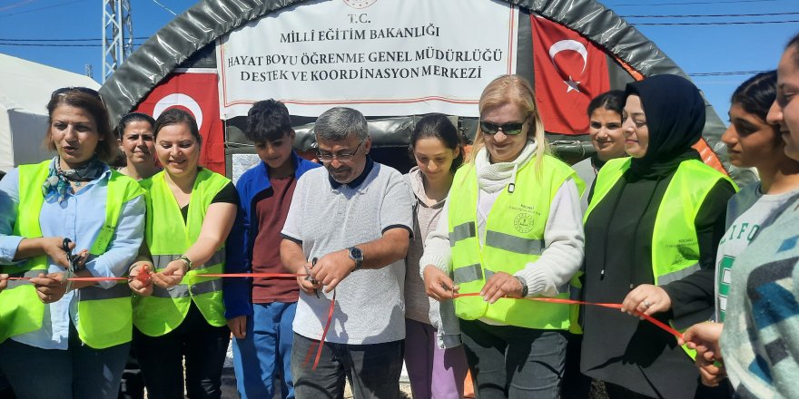 Çadır kentte halk eğitim merkezi ilk meyvelerini verdi