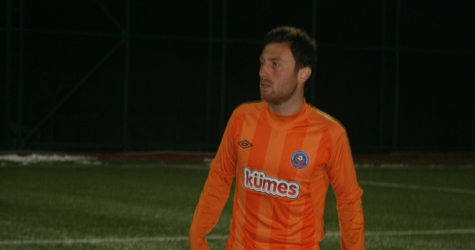 ÇAYIROVA DÜĞMEYE BASTI