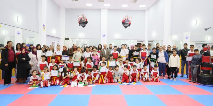 Kick Boks sporcuları kuşak sevinci yaşadı