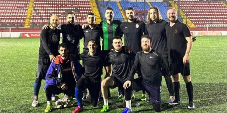 Emir Can İğrek, Kocaelispor formasını sırtından çıkarmıyor