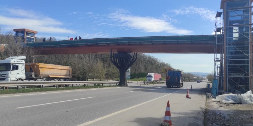 Ormanya yaya üst geçidinde sona gelindi