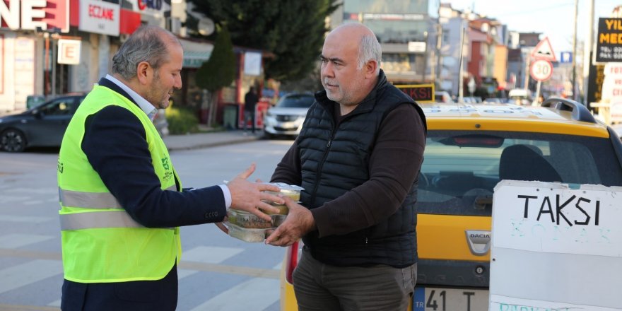 İftar saatinde 420 taksiciye sıcak yemek