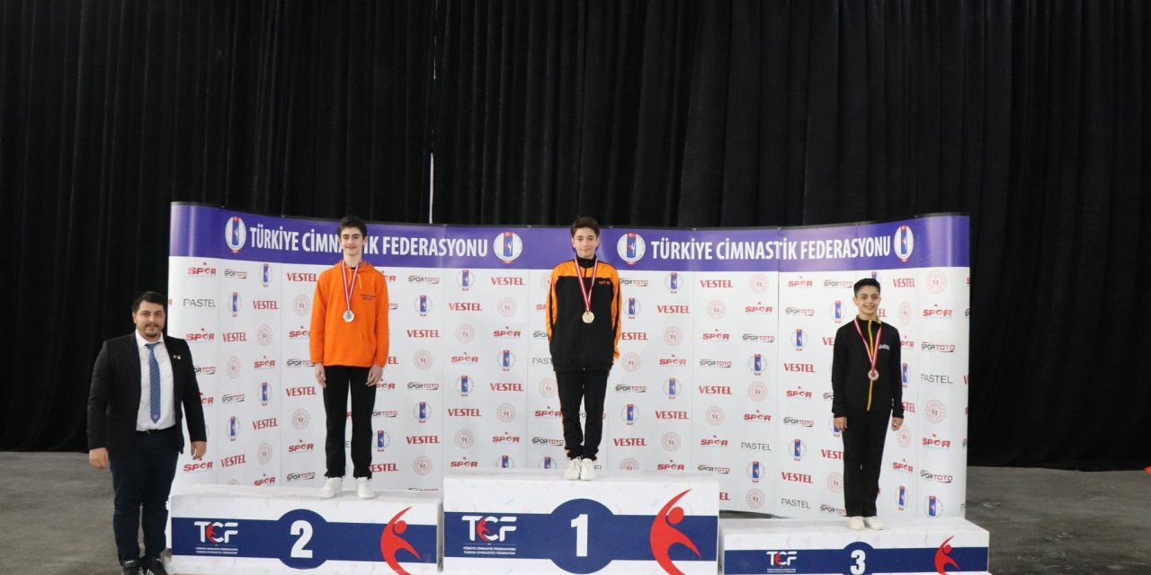 Kocaeli'ye madalyalarla döndü