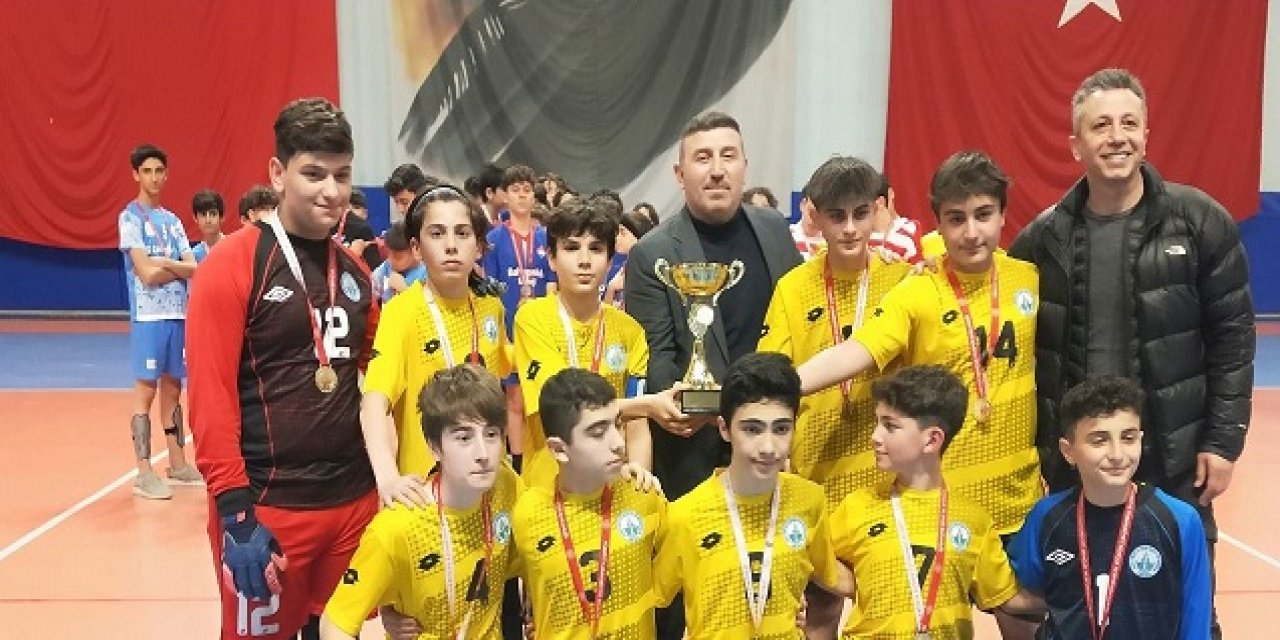 Futsalda Şampiyon İmam Hatip
