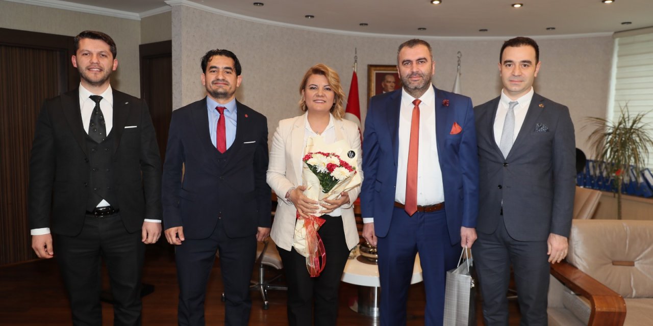 Karaturp,  Hürriyet’in Avukatlar Günü’nü kutladı