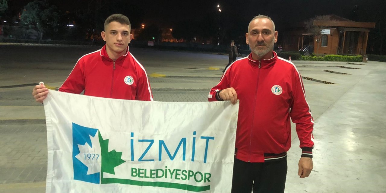 Genç güreşçiden çeyrek final başarısı