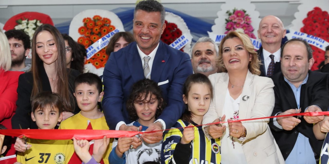 ‘Spor Kenti İzmit’te’ görkemli tören