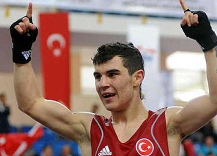 SELÇUK EKER’E RAKİP DAYANMIYOR