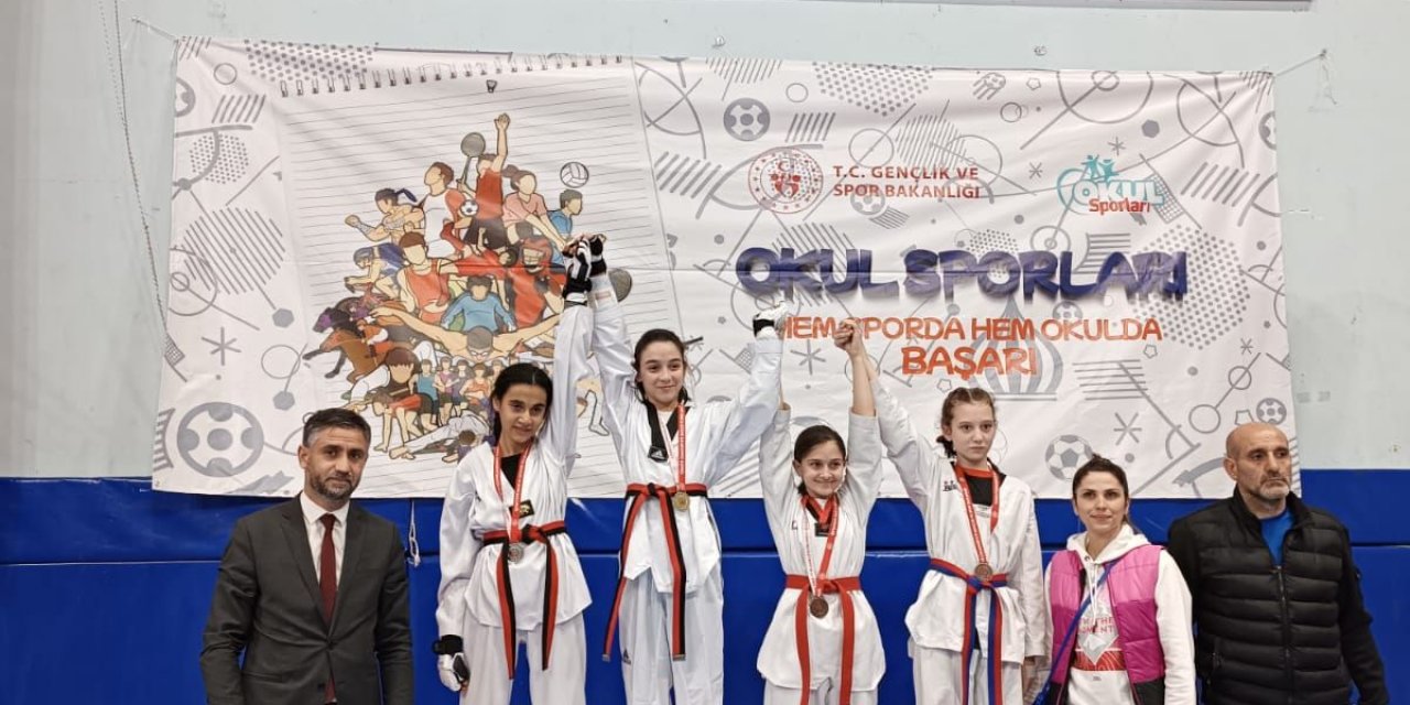 Küçükler tekvandoda 107 öğrenci mücadele etti