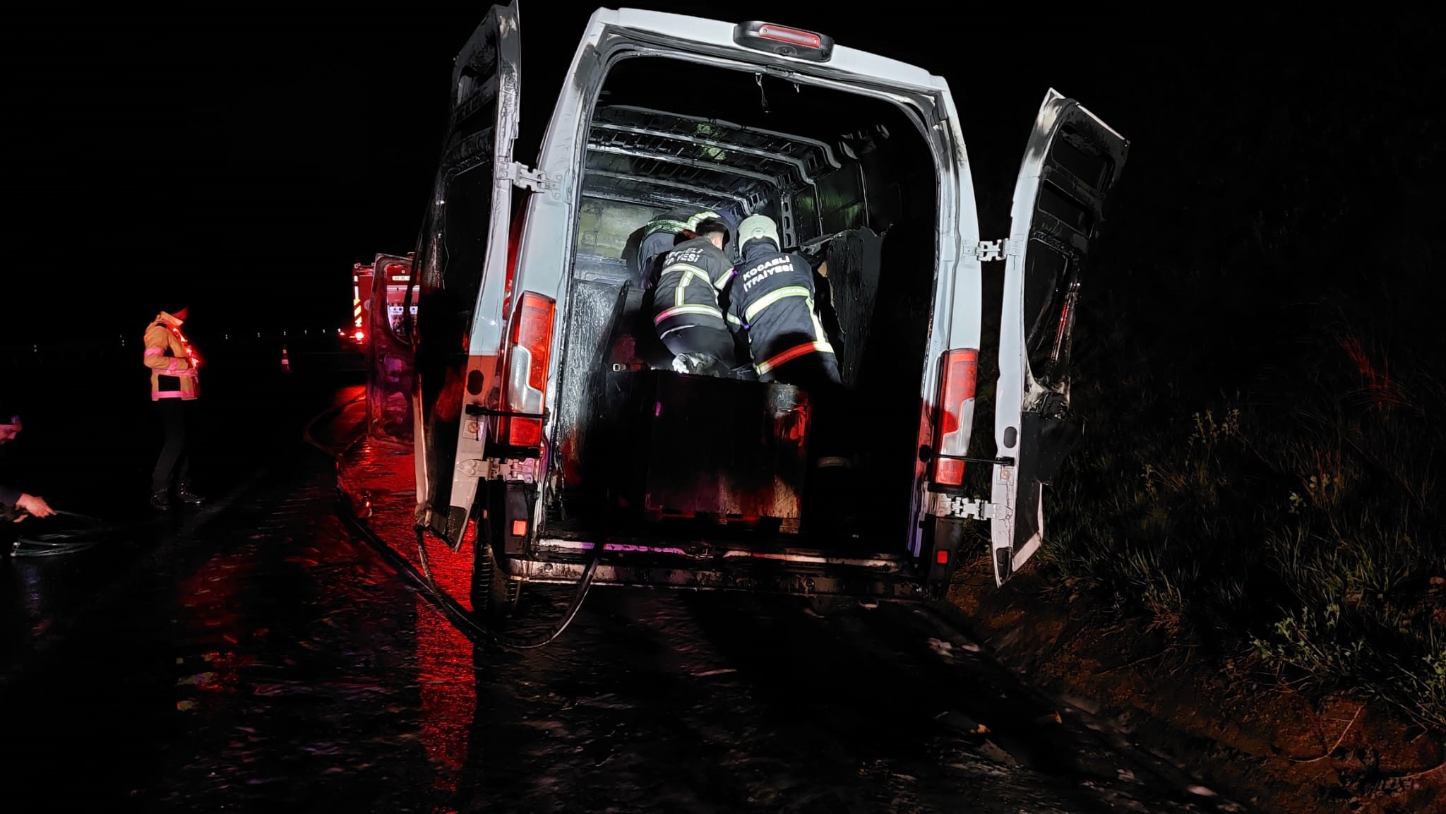 Kuzey Marmara Otoyolu'nda araç yangını