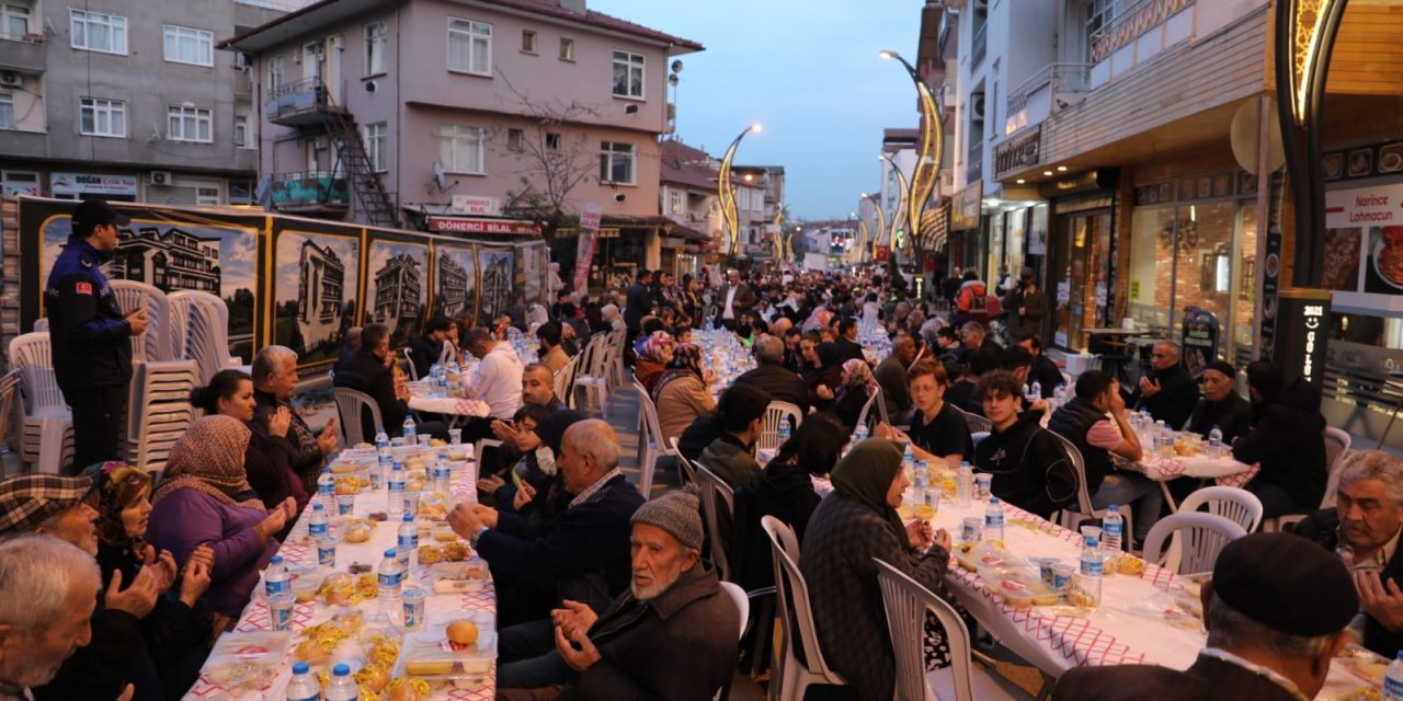 İzmitliler iftarda buluştu