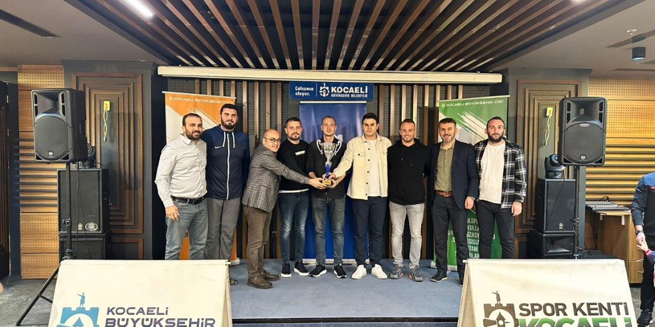 Kupalarını depremzede çocuklara gönderdiler