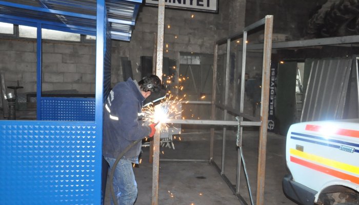 KANDIRA BELEDİYESİ TAMİR ve BAKIM ATÖLYESİ FABRİKA GİBİ ÇALIŞIYOR