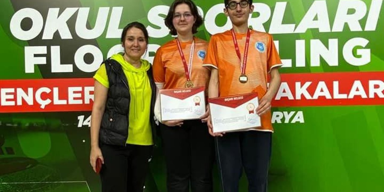 Muammer Dereli Lisesi Curlingde birinci oldu