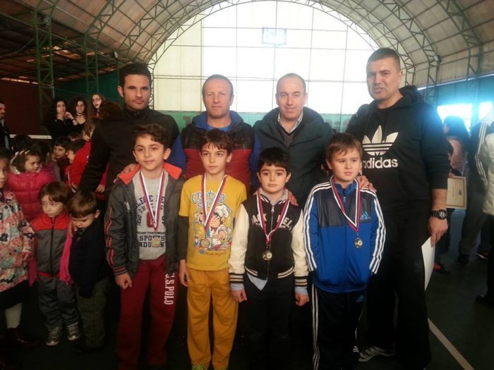 GEBZE TENİS KULÜBÜ ŞAMPİYONLUKLARI KUTLADI