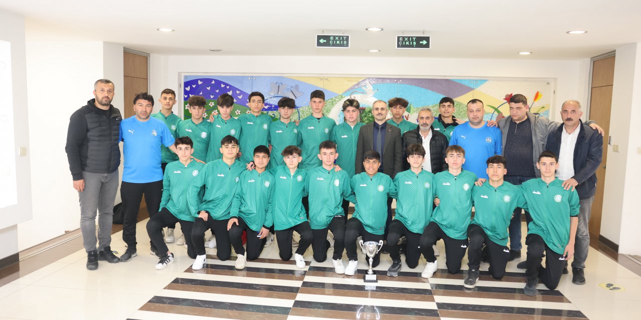 Çiftçi, şampiyonları ağırladı