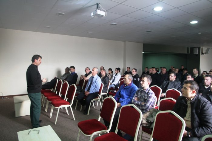 Sivil Toplum Merkezi derneklerin hizmetinde