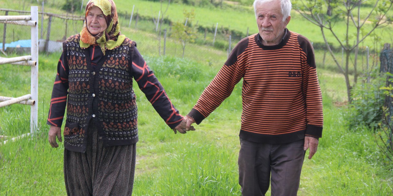 61 yıldır elleri birbirinden ayrılmıyor