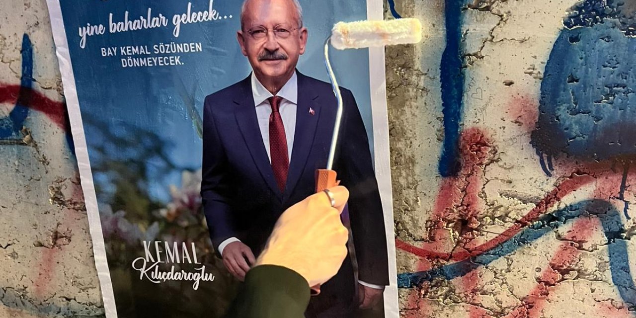 KOCAELİ: CHP'li gençler ‘Sana Söz’ afişleri astı