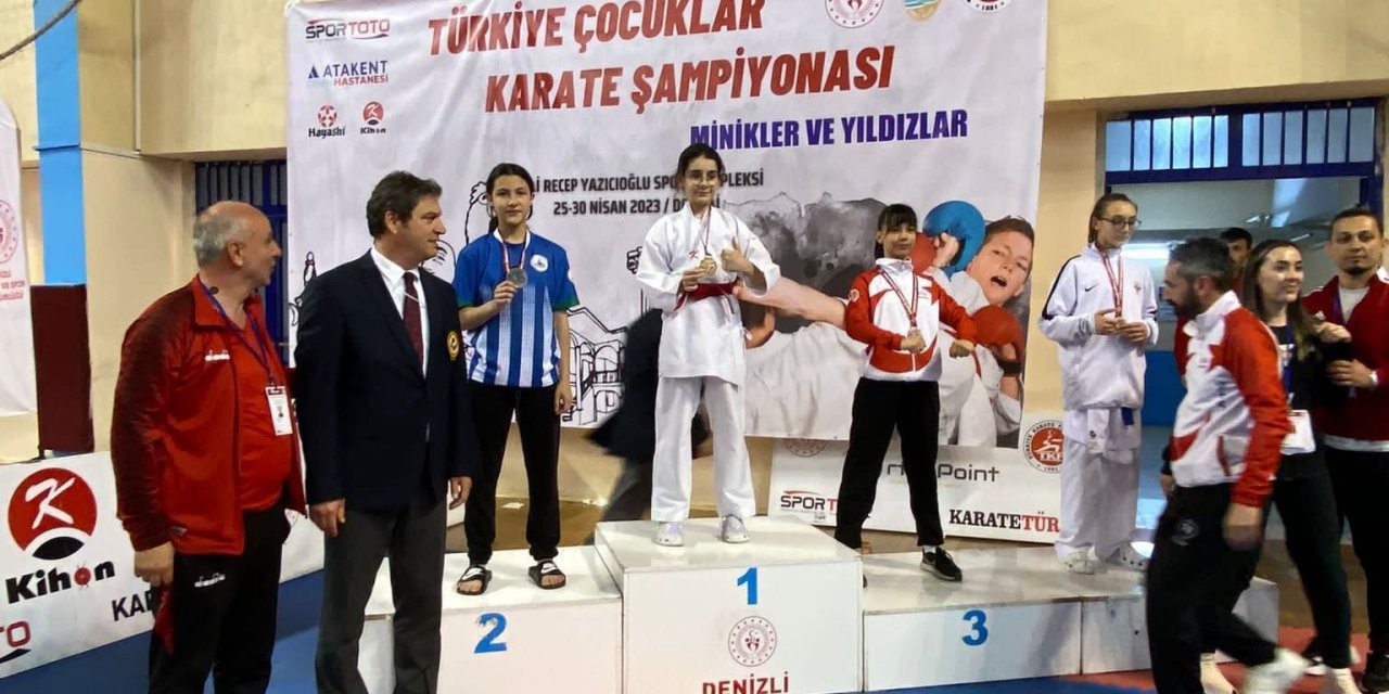 Aslı Bera Kurt Türkiye ikincisi oldu