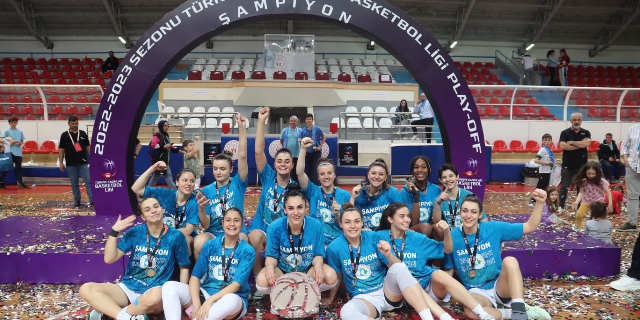 İzmitli basketbolcuların şampiyonluğu kentte coşkuyla kutlanacak