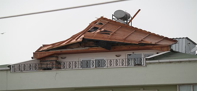 Lodos yıktı geçti