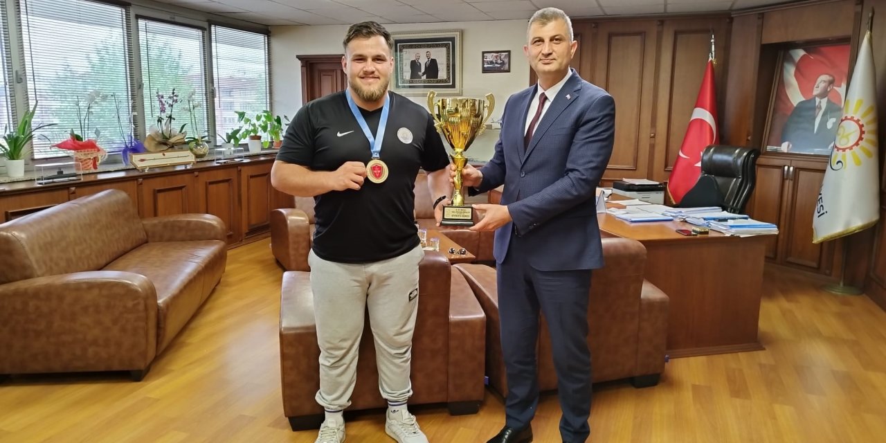 Akman'dan Sezer'e ziyaret