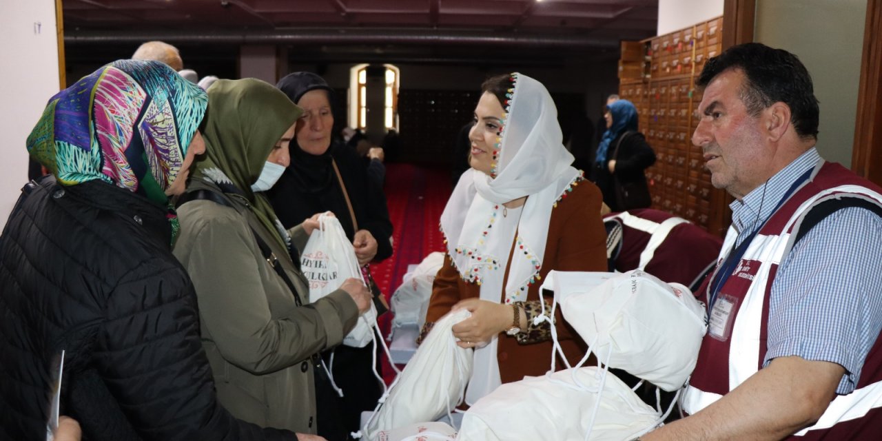 Hacı adaylarına hediye