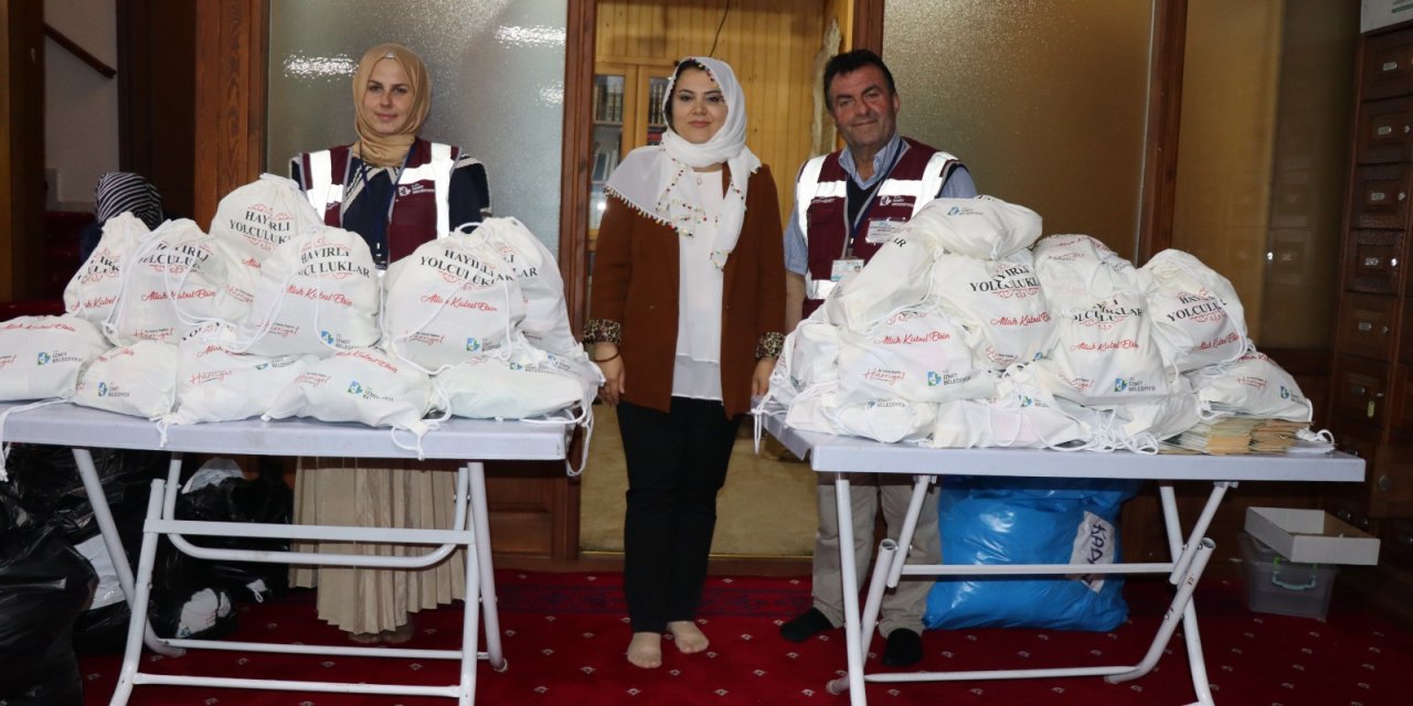 İzmit Belediyesi’nden hacı adaylarına hediye