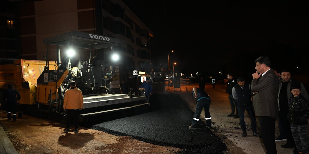 Sıcak asfalt serimini tamamladı