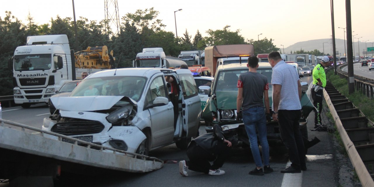 Arıza yapan kamyon  kazaya sebep oldu