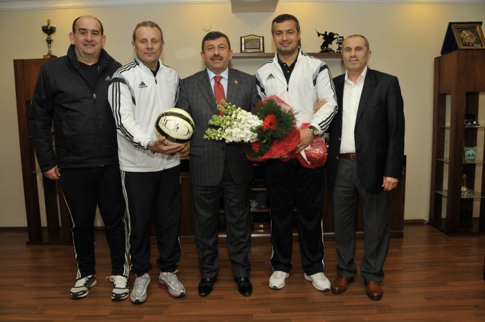 ŞAMPİYONLUK SÖZÜ VERDİLER