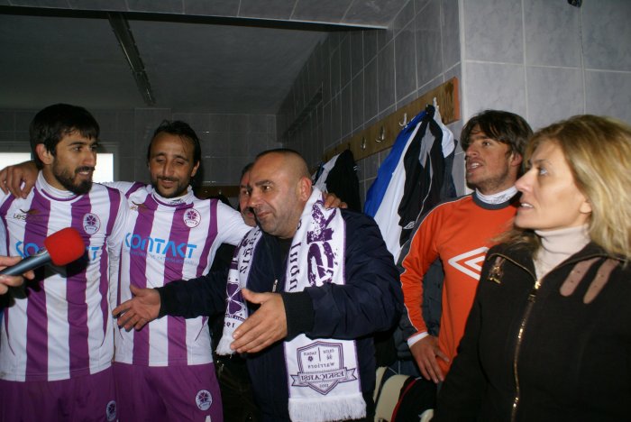 YÜREKTEN OYNAYIN YETER!