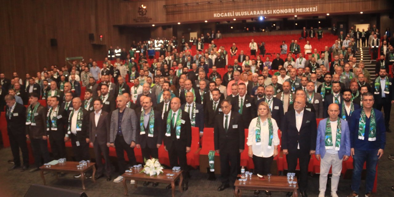 Kocaelispor’da gergin kongre